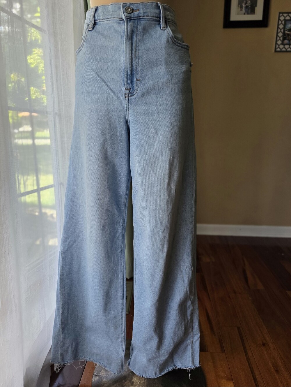 Hidden Jeans Light Wash Raw Hem Wide Leg High Rise Denim Size 30 Clean Girl